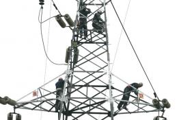 淅川縣電業局：春檢消缺忙