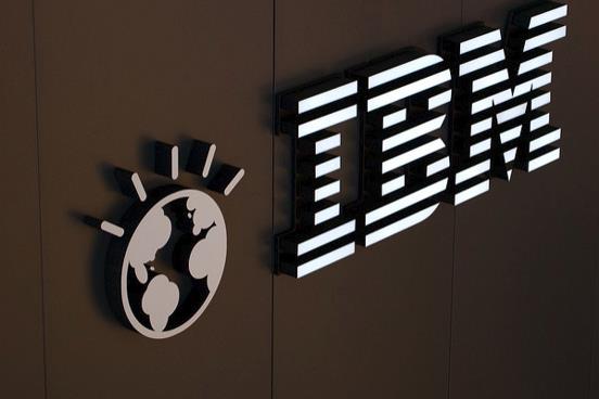在云計(jì)算與大型機(jī)銷售的帶動(dòng)下，IBM實(shí)現(xiàn)六年來的首次營(yíng)收增長(zhǎng)