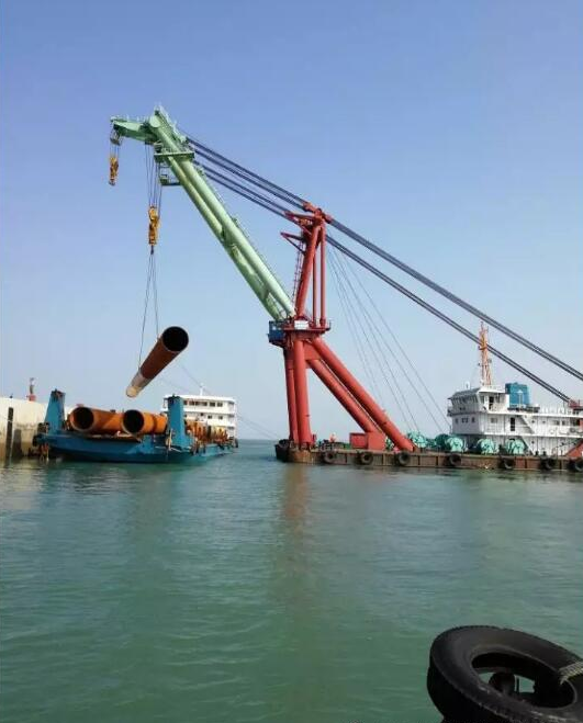莆田平海灣海上風電二期項目I標段工程鋼管樁進場