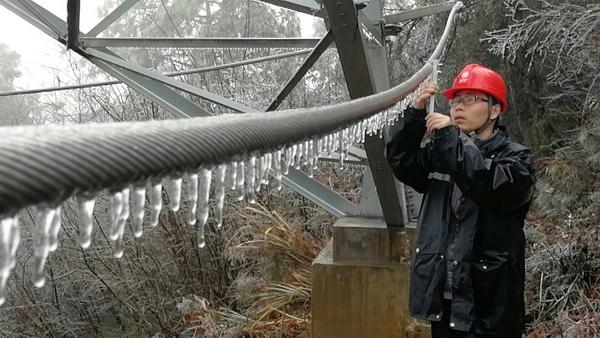 安徽電力全力應對新一輪強降雪來襲保供電