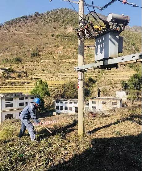 聽說最近輸電線路和鐵塔“火”啦！