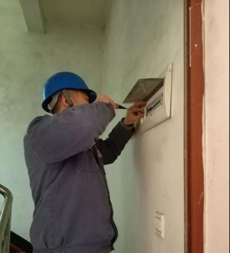 獨居老人用電3173度，家里用電異常該怎么辦？