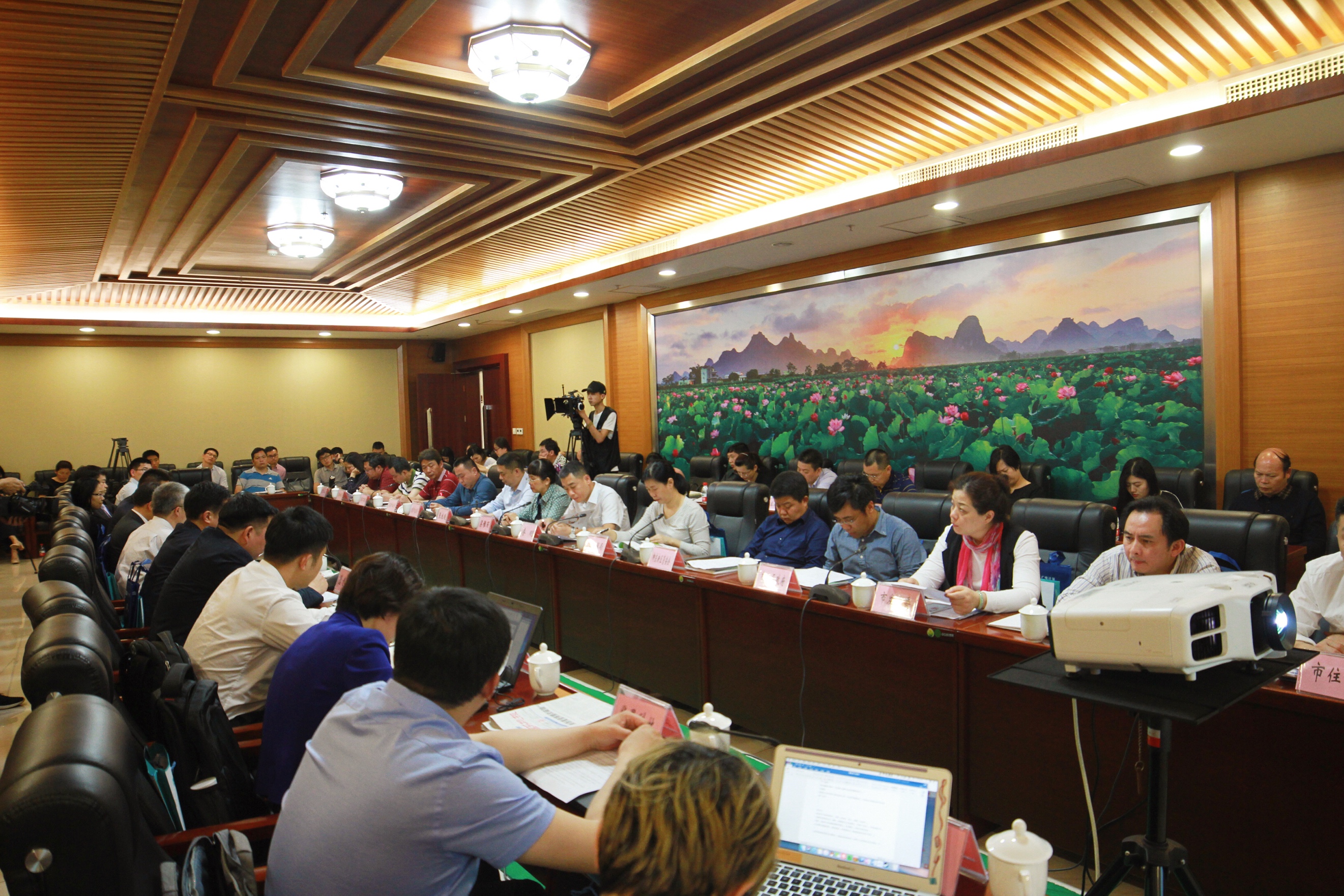 打好污染防治攻堅戰(zhàn)項目對接及供需交流會在柳州舉行