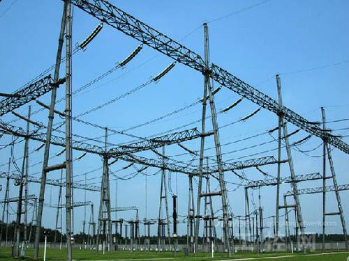 智能電網是當前國際國內新技術和新產業發展熱點。國家電網公司正在建設全國統一的堅強智能電網，其基本特征是電力系統的運營實現信息化、自動化、互動化和市場化，真正實現電能的高效利用。