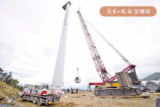 寧德虎貝風電場工程項目：兩臺風力發(fā)電機成功吊裝