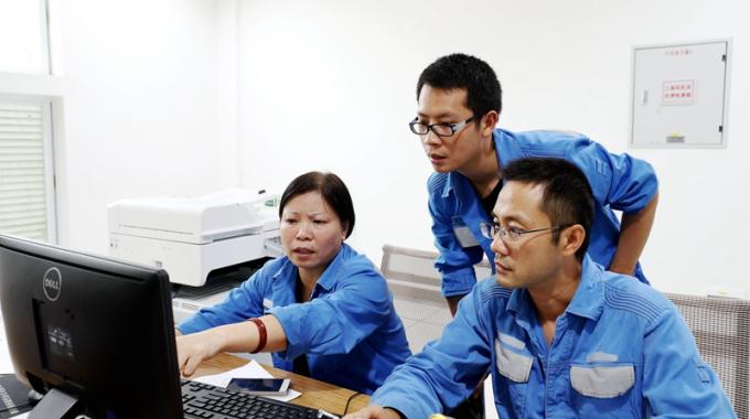 興義供電局相關部門克服任務重、工期緊、自然環(huán)境惡劣等難題，確保了110千伏花月變順利投運。