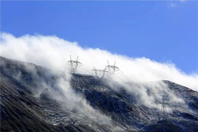 極限挑戰(zhàn)！這條“電力天路”正式投入運營