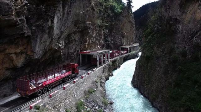 極限挑戰(zhàn)！這條“電力天路”正式投入運營