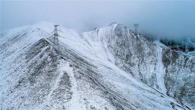 極限挑戰(zhàn)！這條“電力天路”正式投入運營